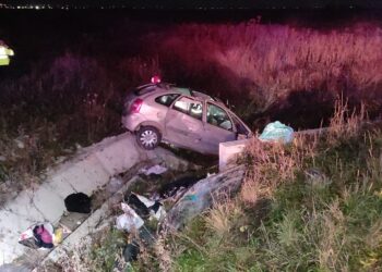 FOTO Accident tragic în zona șoselei de centură a municipiului Rădăuți. Un bărbat a decedat după ce a ieșit cu mașina de pe drum