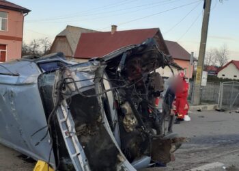 FOTO Accident mortal la Vicovu de Sus. Un bărbat a murit în urma coliziunii a două autovehicule