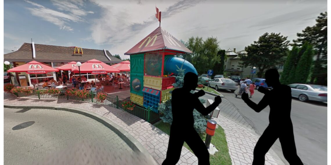 Bătaie în parcarea restaurantului McDonald’s din Suceava, între doi băitani de 19 ani