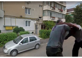 Doi suceveni, de 64 și 67 de ani, amendați pentru că s-au îmbrâncit în fața blocului