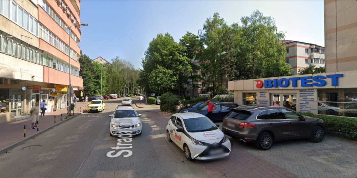 Dosar penal pentru un șofer beat, care exersa mersul cu spatele în apropierea laboratorului medical ”Biotest” din Suceava. Acesta s-a oprit într-un alt autoturism