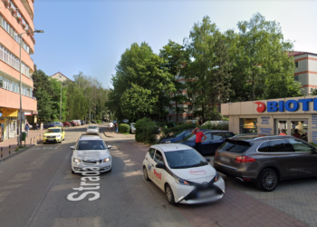 Dosar penal pentru un șofer beat, care exersa mersul cu spatele în apropierea laboratorului medical ”Biotest” din Suceava. Acesta s-a oprit într-un alt autoturism