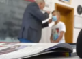 VIDEO Decizie definitivă. Amendă penală de 3.500 de lei pentru profesorul sucevean filmat în timp ce pălmuia un elev în fața clasei