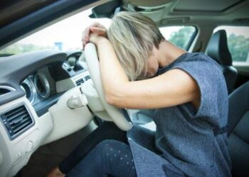 Șoferiță condamnată la doi ani de închisoare cu suspendare pentru că a lovit cu mașina un pieton de 82 de ani care circula pe stradă
