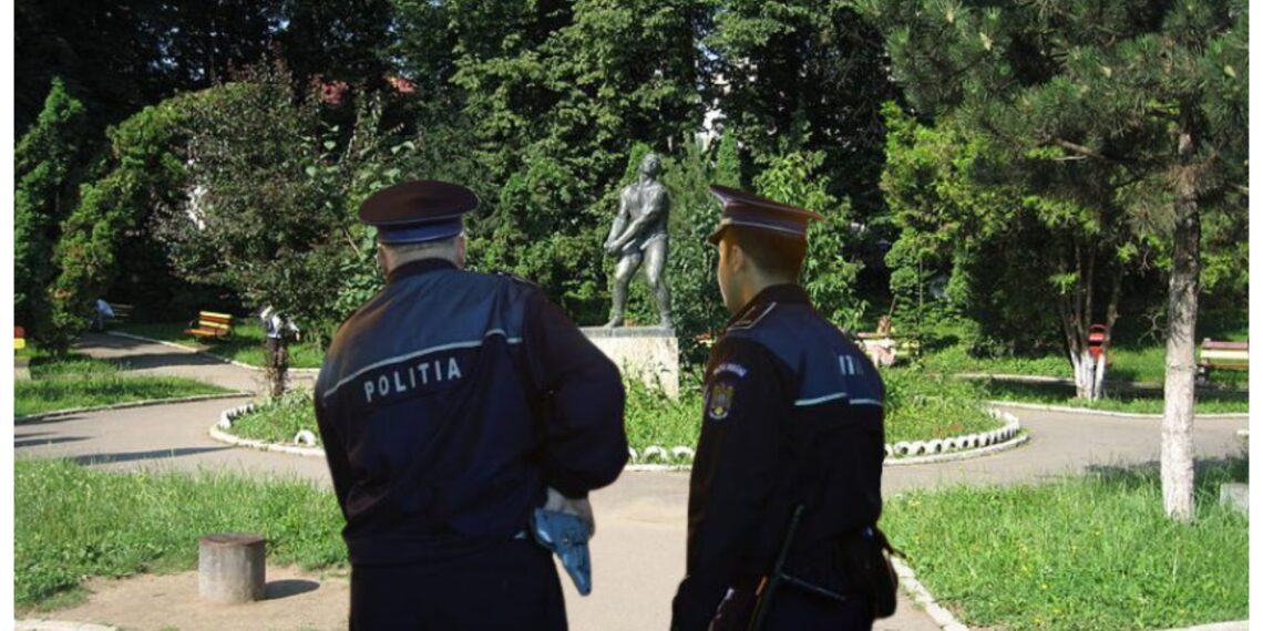 Polițiștii suceveni au străbătut ieri municipiul reședință de județ pentru a preveni și a combate bătăile din oraș. Aceștia au încheiat acțiunea aplicând amenzi în valoare de doar 2.030 de lei