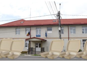 Primăria Păltinoasa plătește peste 35.000 de euro pentru servicii de catering pentru școli