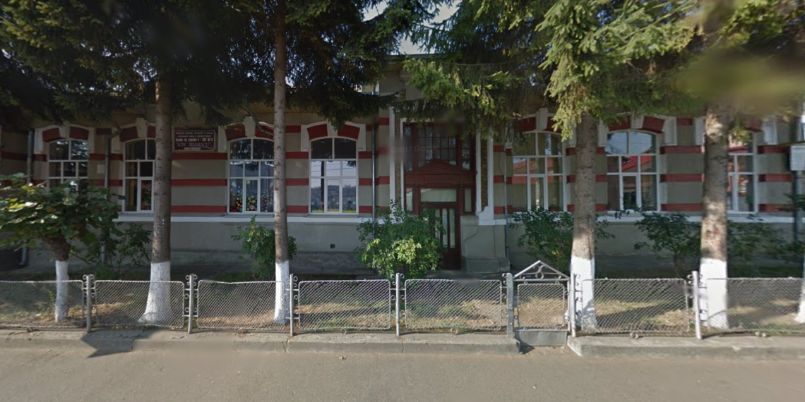 Primăria Fălticeni plătește peste 539.000 de euro pentru demolarea sălii de sport de la Școala Gimnazială ”Ion Irimescu” și construirea alteia