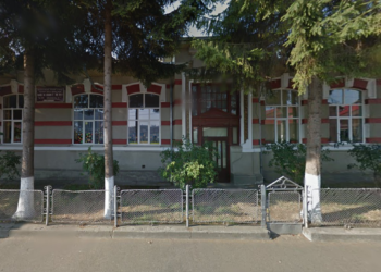 Primăria Fălticeni plătește peste 539.000 de euro pentru demolarea sălii de sport de la Școala Gimnazială ”Ion Irimescu” și construirea alteia