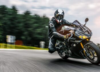 Dosar penal pentru un motociclist beat și fără permis care circula cu 95 km/h pe Calea Unirii din Suceava