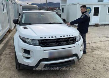 Range Rover căutat de autoritățile italiene, oprit în PTF Vicovu de Sus