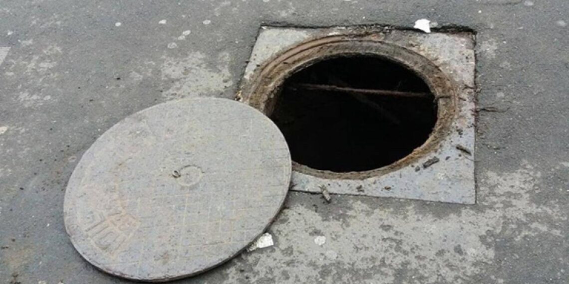 Un bărbat a căzut într-un canal din Dornești, după ce a ieșit de la serviciu și s-a îmbătat la un magazin