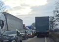 Prefectura Suceava, după ce traficul rutier pe E85 a fost dat peste cap de coada camioanelor ce se întindea pe zeci de kilometri: ”Partea ucraineană a suplimentat cu nouă lucrători personalul din Punctul de Trecere a Frontierei Siret”