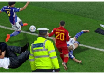 Doi suceveni s-au luat la pumni într-o scară de bloc pentru că Japonia a bătut-o pe Spania la Campionatul Mondial din Qatar