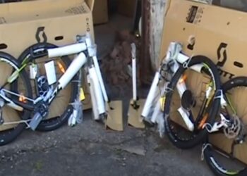 Biciclete furate din Germania, în valoare de 65.000 de lei, găsite într-un microbuz condus de o femeie în PTF Siret