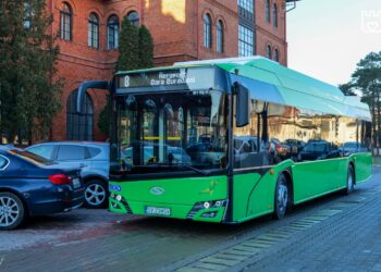 Linia 8, funcțională de joi. Autobuzul TPL va circula non-stop între municipiul Suceava și Aeroportul ”Ștefan cel Mare” Suceava