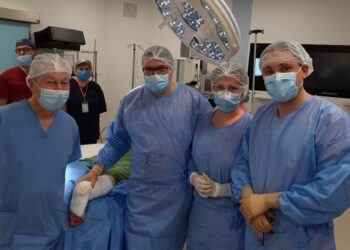 Implant folosit în premieră pentru Secția Ortopedică a SJU Suceava, pentru o intervenție chirurgicală complexă asociat cu folosirea de alogrefă osoasă
