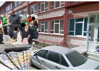 Târgul de Crăciun și colecta de bani sub pretextul sprijinirii unei familii nevoiașe, ocazia perfectă pentru a îndesa banii părinților în ”pușculița” Școlii Generale Nr. 4 Suceava. Târgul a produs peste 10.000 de lei, dar doar 4.000 vor fi donați