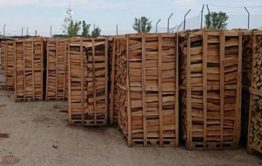 Cantitățile de lemne pentru foc pe care Ocoalele Silvice Broșteni și Falcău le-au scos la vânzare