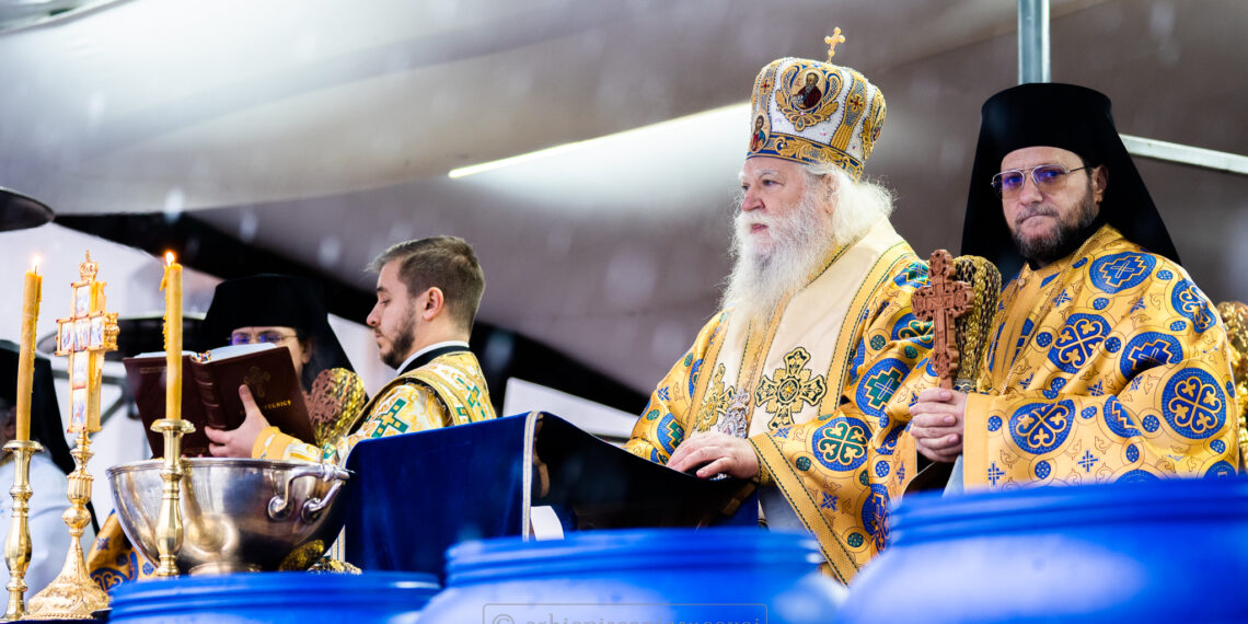 ÎPS Calinic, despre ce se poate face cu Agheasma Mare rămasă din anii trecuți