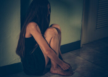Proxeneții din Comănești, care au racolat o adolescentă de 16 ani și au obligat-o să se prostitueze, și-au aflat pedepsele