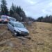 FOTO Două persoane au ajuns la spital, după ce autoturismul în care se aflau a ieșit în afara drumului, între localitățile Ilișești și Păltinoasa