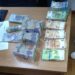 Polițiștii de frontieră din Siret au depistat o șoferiță care avea asupra sa 30.000 de lire sterline, 60.000 de euro și peste 25.000 de lei pe care nu i-a declarat în vamă