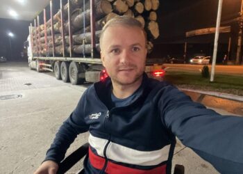 Activistul de mediu Daniel Bodnar, spaima transportatorilor ilegali de material lemnos, a fost invitat la o discuție cu prefectul Sucevei, președintele CJ, și șefii IPJ, IJJ și ai Gărzii Forestiere și Direcției Silvice