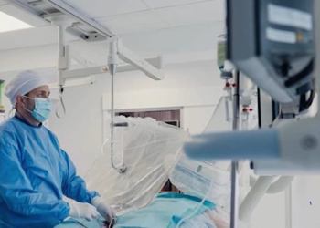 Un tânăr de 30 de ani a fost salvat la SJU Suceava, după un infract miocardic acut extins. Medicul Laurian Blaga și asistenta Carmen Nistor i-au salvat viața