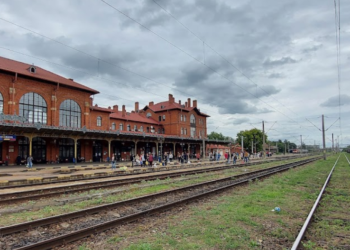 Un bărbat a murit călcat de tren, în apropierea Gării Burdujeni, în această dimineață. Polițiștii efectuează cercetări pentru stabilirea identității persoanei defuncte