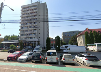 O femeie care venea din Germania a murit după ce i s-a făcut rău într-un autocar în fața Hotelului Bucovina din Suceava