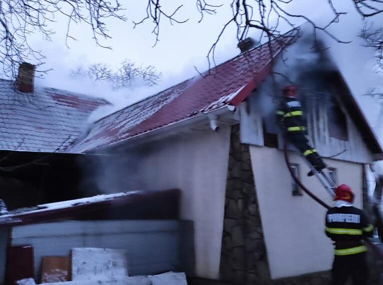 VIDEO Pompierii suceveni au intervenit la 11 incendii în mai puțin de 48 de ore