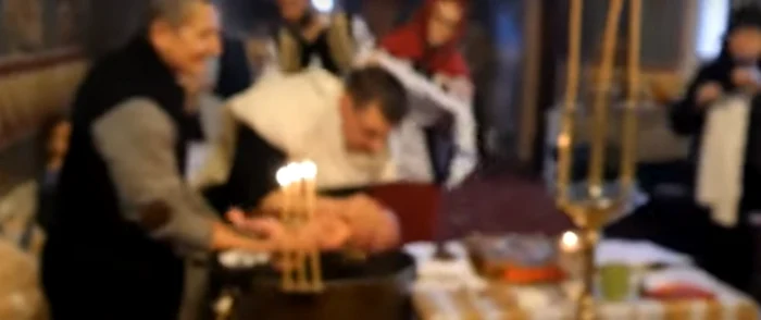 Specialiștii de la Institutul Național de Medicină Legală ”Mina Minovici” din București susțin că moartea bebelușului din Suceava, ce s-a stins din viață după ce a fost botezat, a fost violentă