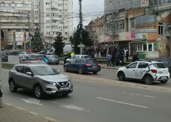 Un fost polițist a murit la volanul unui autoturism, în apropiere de sensul giratoriu din Burdujeni