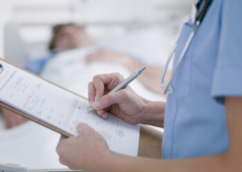 DSP Suceava susține că gripa a băgat în spital 35 de pacienți, în ultima săptămână