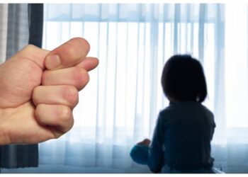 Justiția, salvarea părinților care își abandonează copii. Un bărbat a fost condamnat la o amendă penală de 4.000 de lei pentru că s-a descotorosit de o femeie după ce a lăsat-o gravidă. Individul nu s-a obosit să îi plătească copilului pensia de întreținere, acumulând o sumă restantă de circa 20.000 de lei
