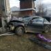 FOTO Cinci persoane au ajuns la spital, după ce mașina în care se aflau s-a oprit într-un stâlp de electricitate din localitatea Brașca