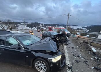 FOTO Șapte persoane implicate într-un accident rutier pe Mestecăniș