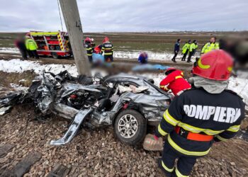 VIDEO Grav accident între un tren și un autoturism, pe raza localității Prelipca. Două femei au murit, iar doi copii au fost transportați la spital