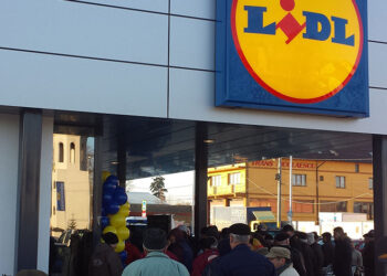 Un rădăuțean a furat trei pachete cu cafea Jacobs și un hanorac din Lidl