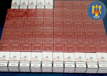 O fălticeneancă a ticsit 120 de pachete de țigări de contrabandă într-un rucsac. Soțul tinerei urma să vândă marfa în Piața Agroalimentară Fălticeni