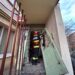 VIDEO Explozie puternică la un bloc din centrul Sucevei. Un bărbat de 85 de ani a suferit arsuri