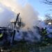 FOTO Incendiu la o gospodărie din Cornu Luncii. Adăpostul de animale și acoperișul casei de locuit s-au făcut scrum
