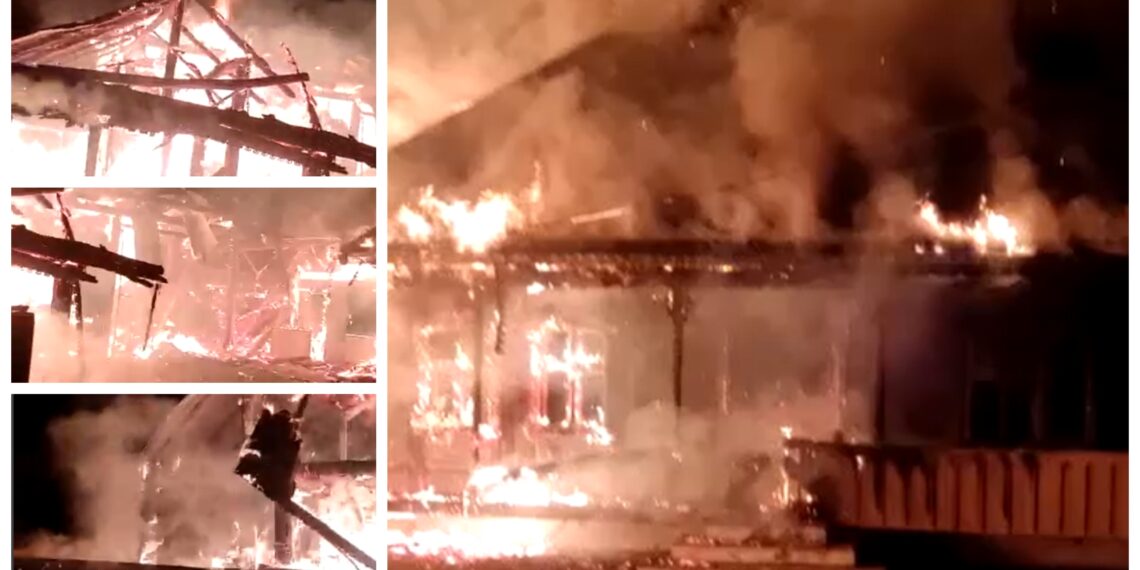 VIDEO Un incendiu de proporții a făcut scrum o gospodărie din Iaslovăț. Pompierii au intervenit cu opt autospeciale de stingere