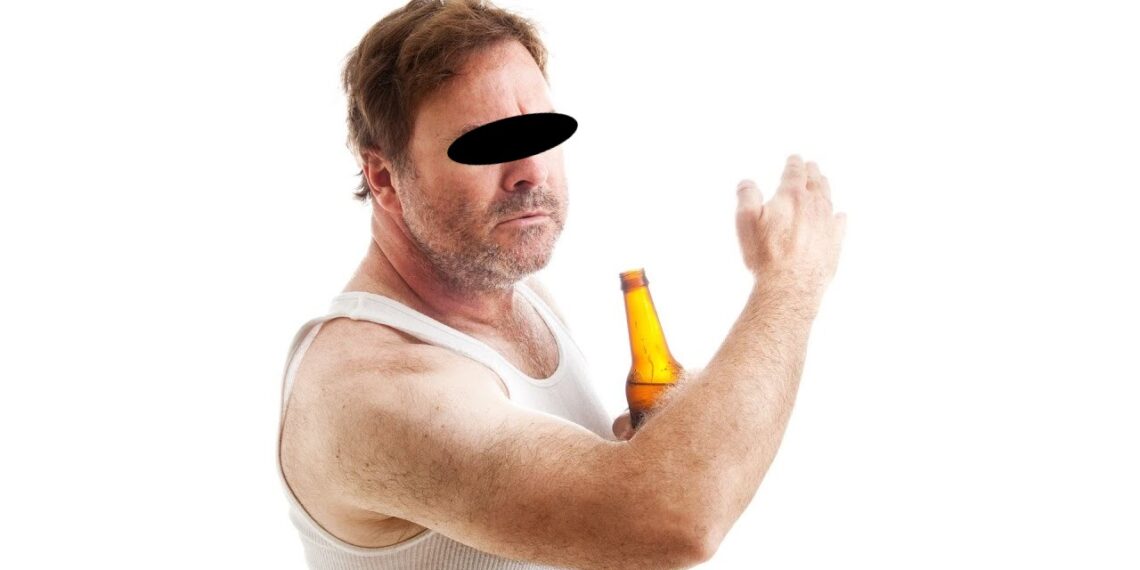 Un individ i-a aplicat un dos de palmă peste față unui concetățean, în fața unui local din Iaslovăț