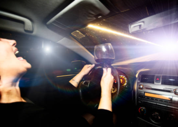 Polițiștii suceveni i-au stricat seara unei șoferițe cherchelite