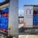 FOTO Un TIR încărcat cu peste 17 tone de boarfe murdare și nedezinfectate, din Polonia, care trebuiau să ajungă la un second-hand din Suceava, a fost oprit în PTF Petea