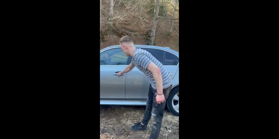 BMW vs BMW. Un tânăr a ajuns în arestul IPJ Suceava, după ce s-a luat la întrecere cu unul dintre bolizii polițiștilor suceveni. Individul și un tovarăș de-al său au încercat să fugă și prin pădure