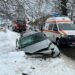 FOTO Un autoturism în care se aflau cinci persoane s-a înfipt într-un podeț de pe raza localității Doroteia