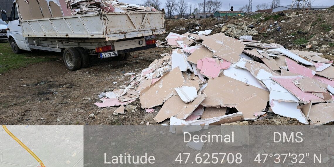 FOTO Minunile există! Poliția Locală Suceava și Garda de Mediu și-au unit forțele și i-au venit de hac unei firme care-și arunca deșeurile de construcții pe malul stâng al râului Suceava, la câțiva pași de Iulius Mall Suceava