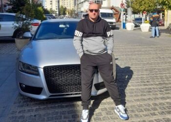 Urmăritul Tiberius Vatamaniuc a fost condamnat definitiv la doi ani de închisoare, după ce s-a urcat fără permis la volan și s-a izbit într-un gard. Acesta este urmărit la nivel național de luni de zile